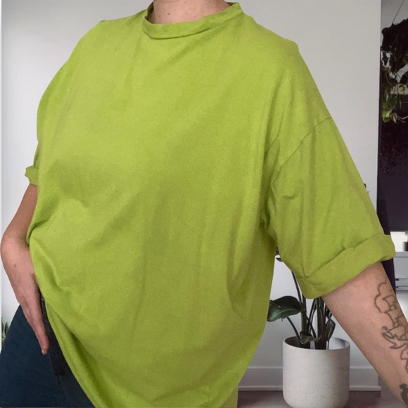 PrettyLittleThing I See You Oversized Tee Shirt Unisex Lime Green Size 10 - Picture 2 of 9